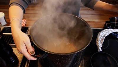 Camerons Stovetop Smoker Demonstration 