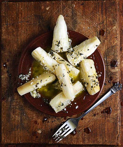 httpswww.saveur.comsitessaveur.comfilesimport2011images2011-027-SV136-Cassava-Garlic-Citrus-400&#215;479.jpg