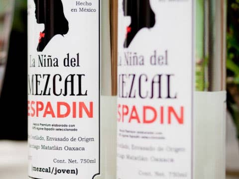 La Niña del Mezcal
