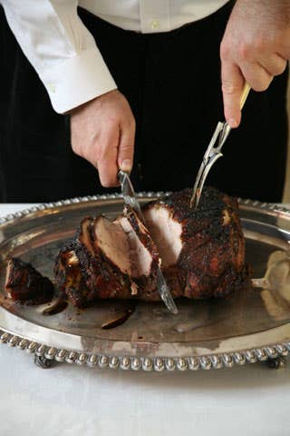 httpswww.saveur.comsitessaveur.comfilesimport2007images2007-12107_carving-pork-shoulder_4.jpg