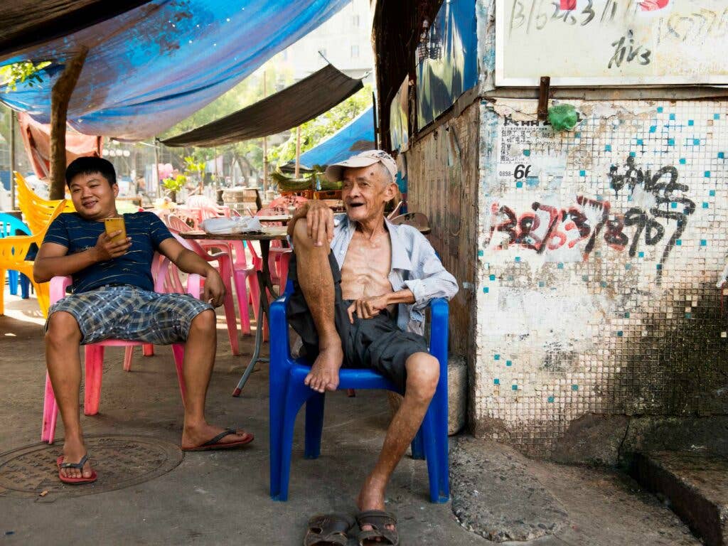 Taking a break from the Wenchang heat.