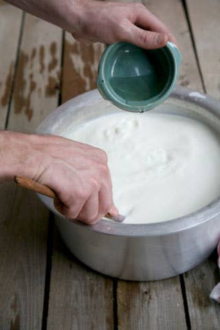 httpswww.saveur.comsitessaveur.comfilesimport2008images2008-07634-113_making_ricotta_5_480.jpg