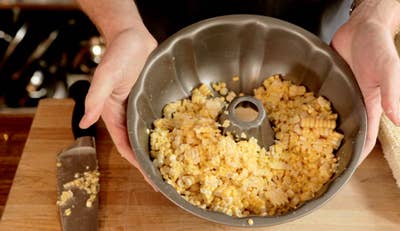 How to remove corn from the cob