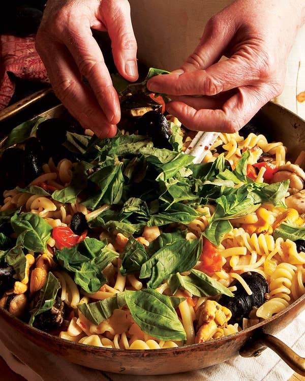 Cozz’e Fasule (Mixed Pasta with Cannellini Beans and Mussels)