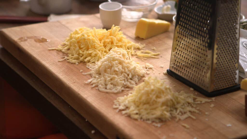 httpswww.saveur.comsitessaveur.comfilesimport2012images2012-127-gal-duelingdishes-macandcheese1.jpg