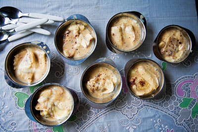 a layered banana and cheese pudding with sweetened condensed milk and cinnamon