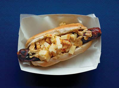 httpswww.saveur.comsitessaveur.comfilesimport2010images2010-02634-126_hot_dog_5_400.jpg