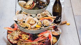 Seafood Tower, Grilling