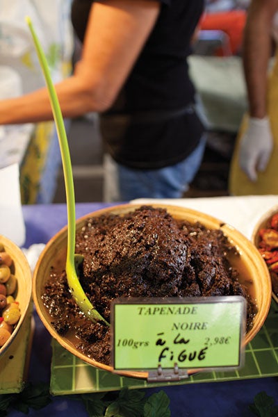 Olive Spread with Figs (Tapenade Noir à la Figue)