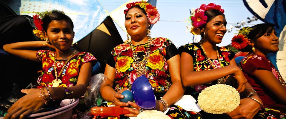 httpswww.saveur.comsitessaveur.comfilesimport2012images2012-077-mexico_ladies_952.jpg