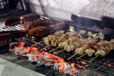 httpswww.saveur.comsitessaveur.comfilesimport2011images2011-127-ChickenSouvlaki_400.jpg