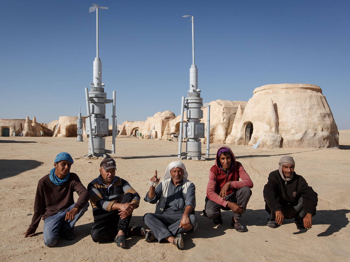 That Time We Stumbled on Some Guys Cooking Lunch on Tatooine
