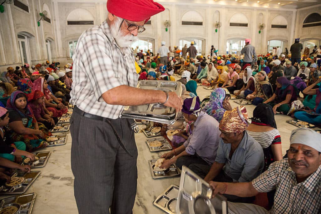 north-india-delhi-sikh-temple