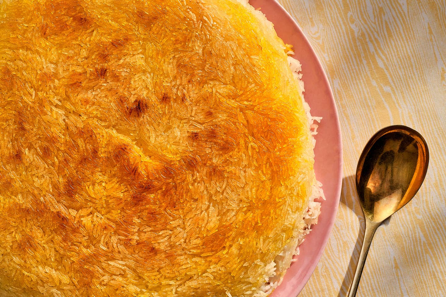 Chelo ba Tahdig (Steamed Saffron Rice with Tahdig)