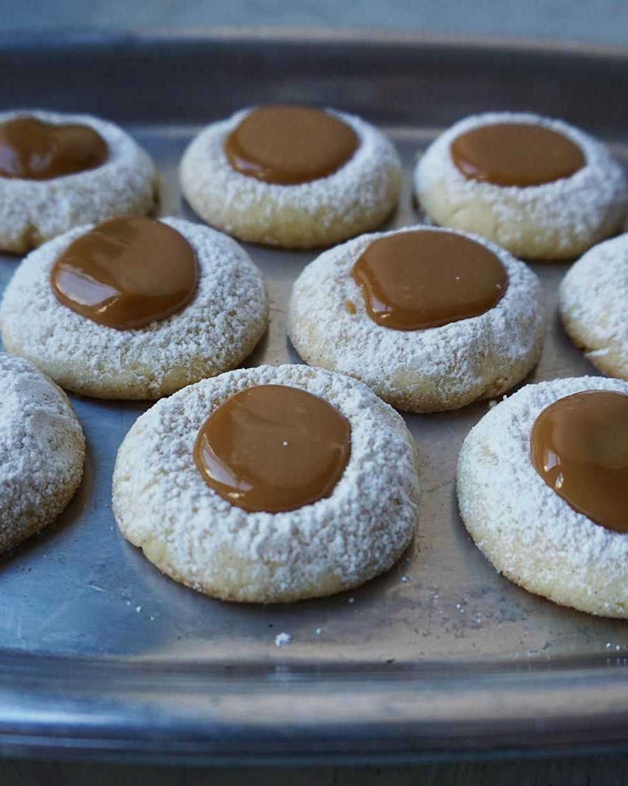 Vanilla Bean Thumbprint Cookies With Dulce de Leche Vanilla Bean Thumbprint Cookies with Dulce de Leche