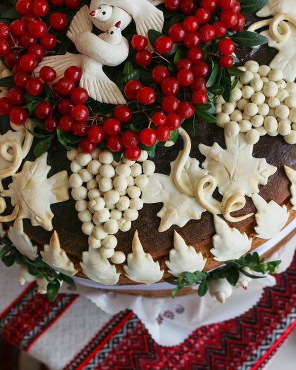 This Elaborate Ukrainian Bread Is the Wedding Dessert We Didn’t Know We Wanted