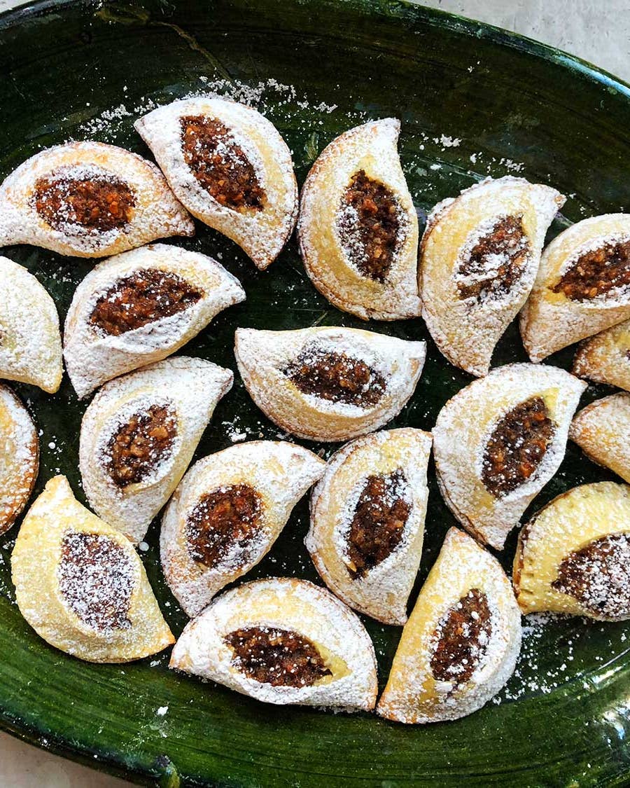 ‘Mpanatigghi (Sicilian Chocolate-Meat Cookies)