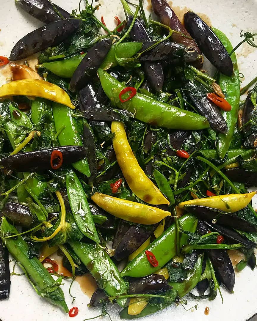 Stir-fried peas and pea shoots