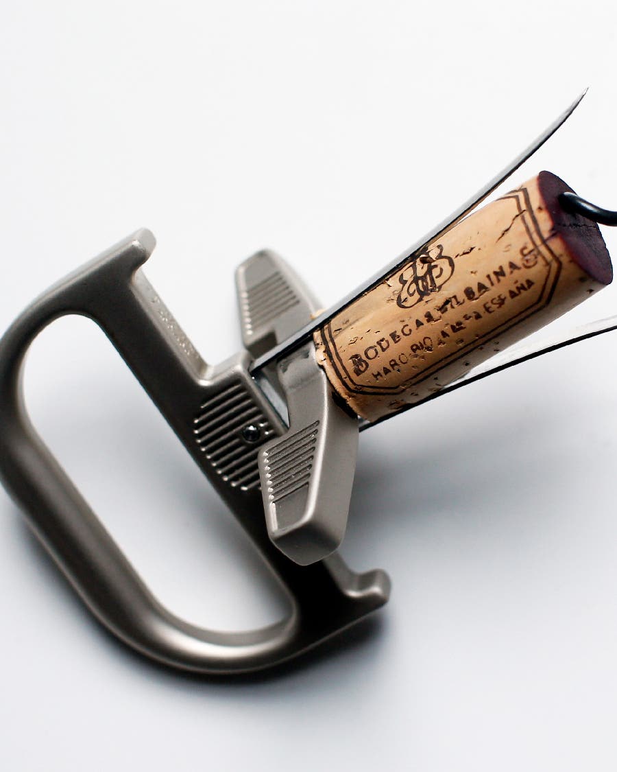 The Durand Is the Coolest Way to Pull a Cork The Durand Is the Coolest Way to Pull a Cork