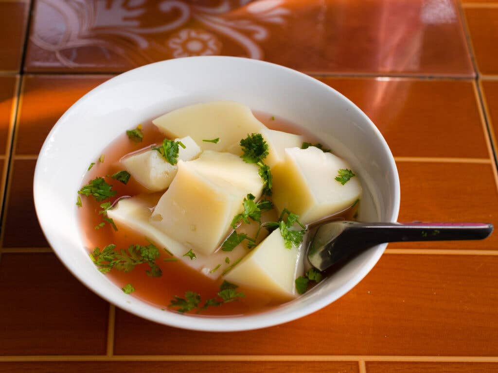 Khao laeng fuen in bowl.