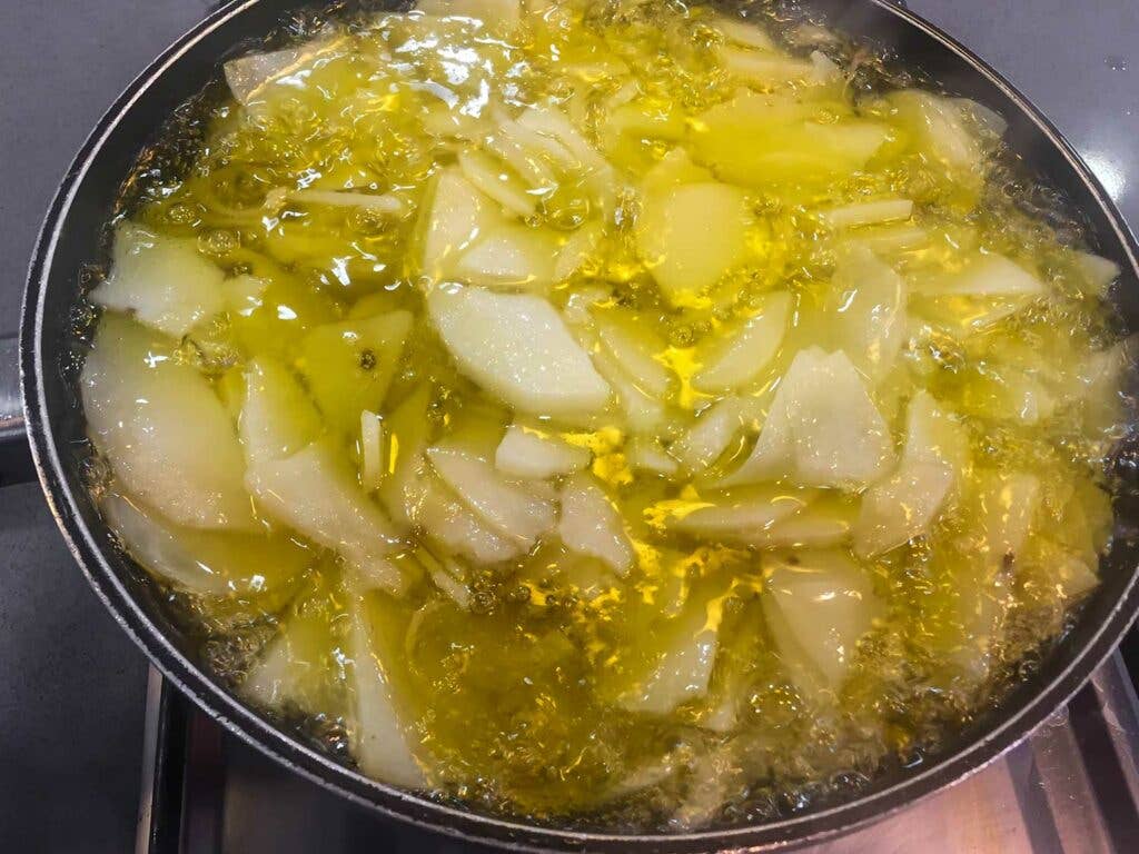 Potatoes in oil.