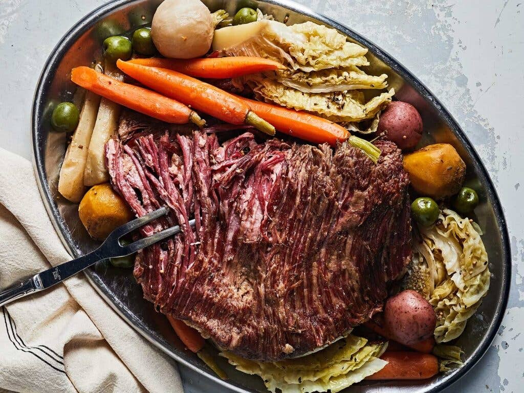httpswww.saveur.comsitessaveur.comfilesimages201903corned-beef-and-cabbage-1200&#215;1500.jpg