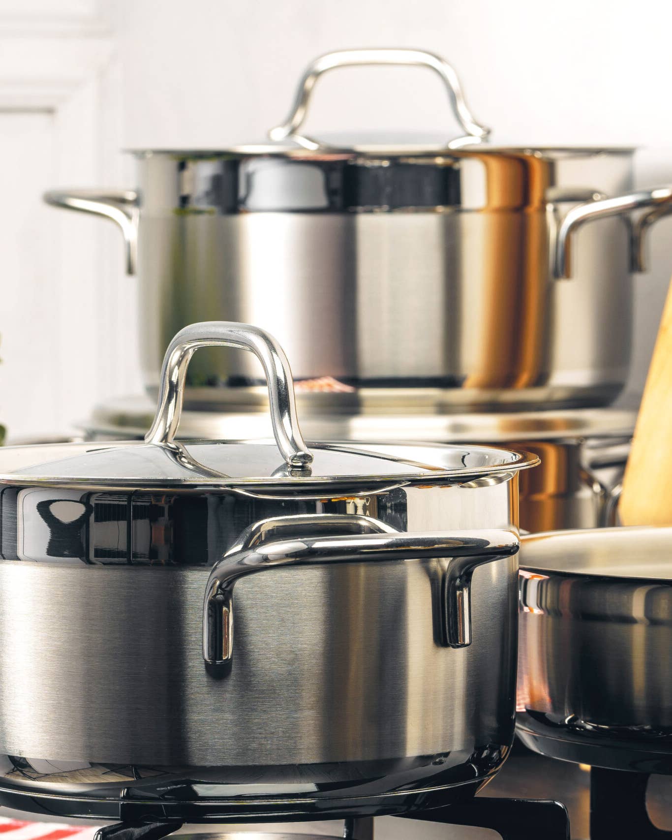 The Best Stainless Steel Cookware Sets for Restaurant-Worthy Home Cooking