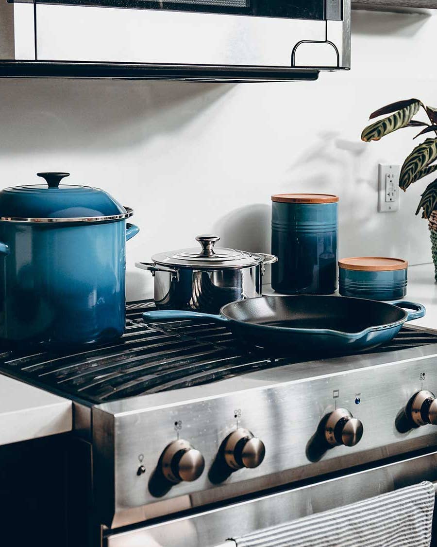 The Best Ways to Keep Your Pots and Pans Organized