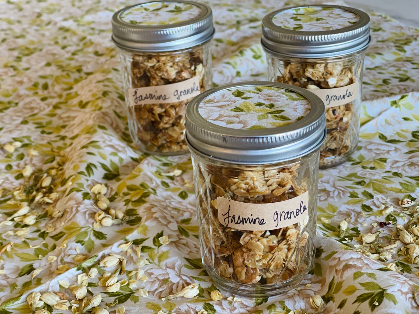 Apricot-Jasmine Granola