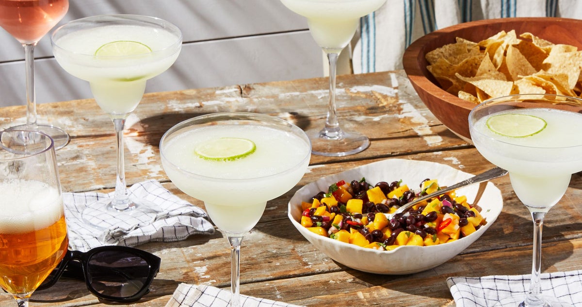 The 6 Best Plastic Wine Glasses For StressFree Sipping Saveur