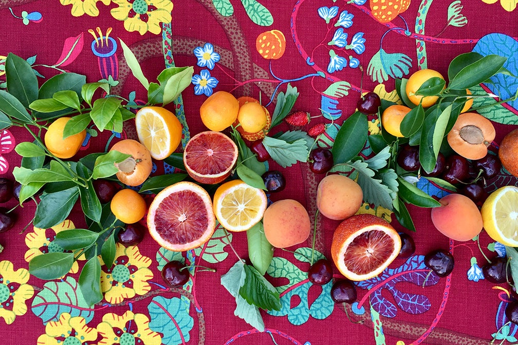 Citrus on a floral tablesetting