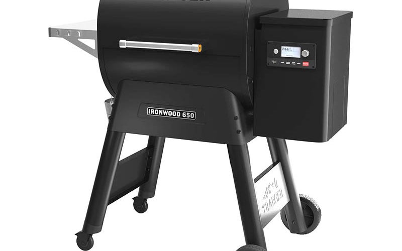 The Best Smoker Option Traeger Grills Ironwood 650 Wood Pellet Grill and Smoker
