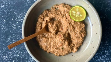 Bumbu Kacang (Indonesian Peanut Sauce)