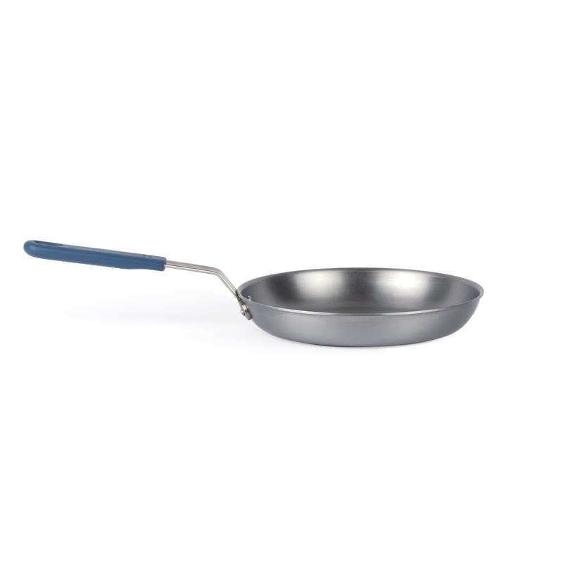 The Misen Pre-Seasoned Carbon Steel Pan is Nonstick Without Chemicals