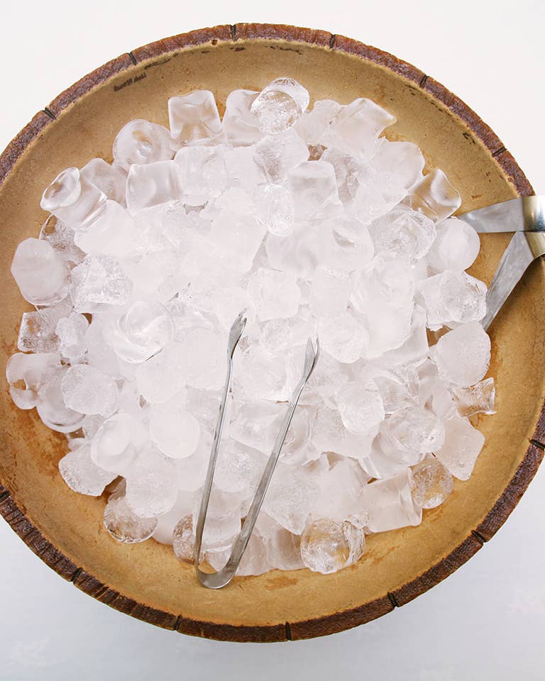 The 5 Best Ice Makers for Serious Home Bartenders