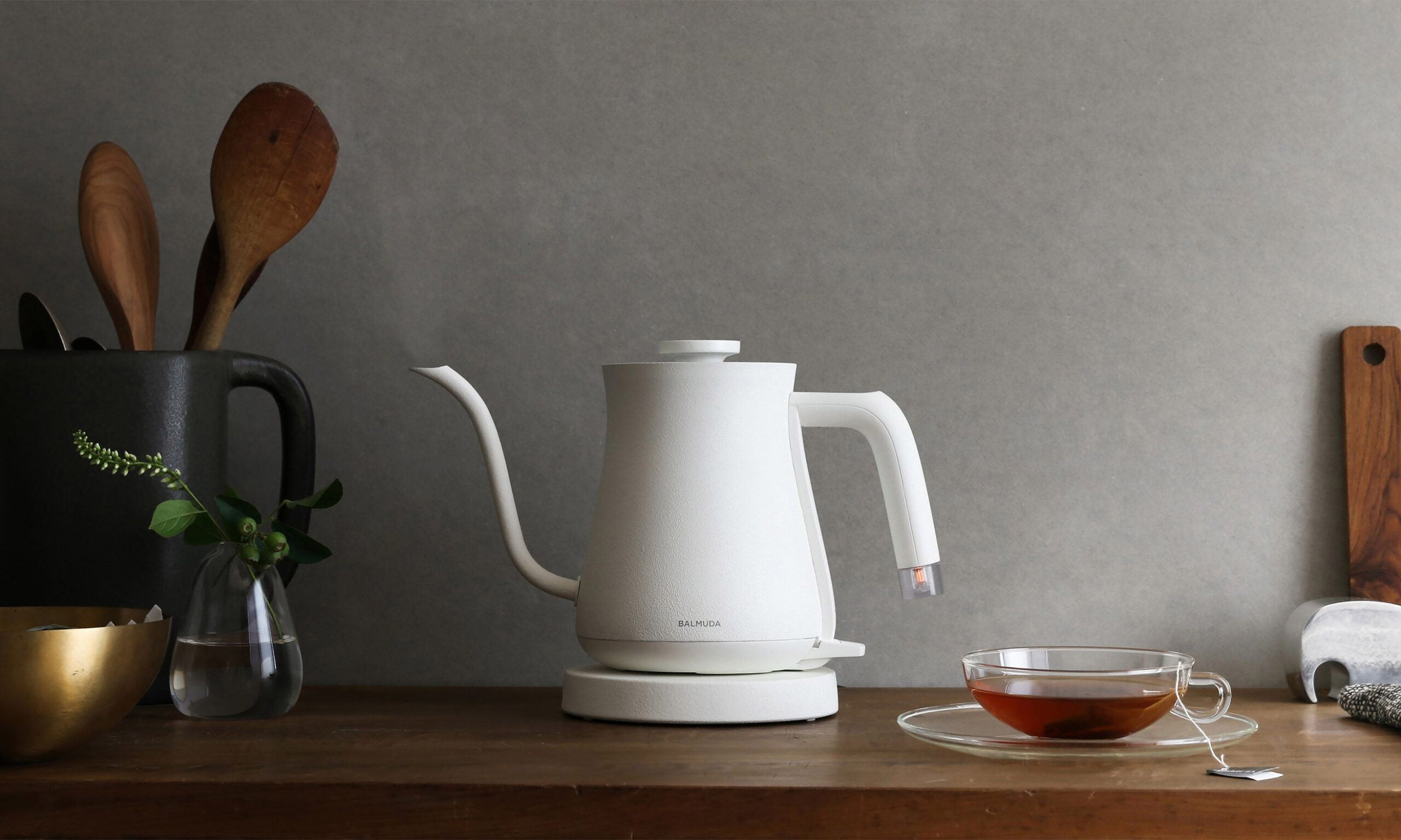 How Do You Use a Kettle on the Stove? Temperatures per Tea Type