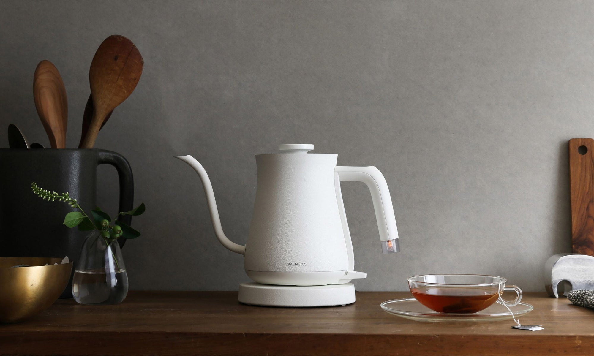 The 18 Best Tea Kettles And Electric Teapots 2022