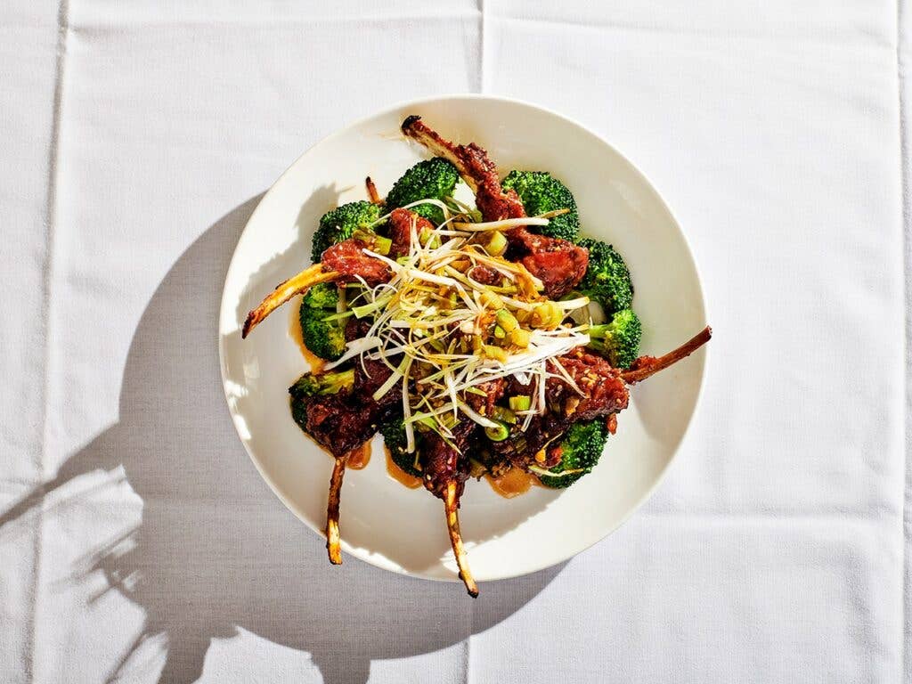 Lamb Chops Peking-Style On top of Broccoli