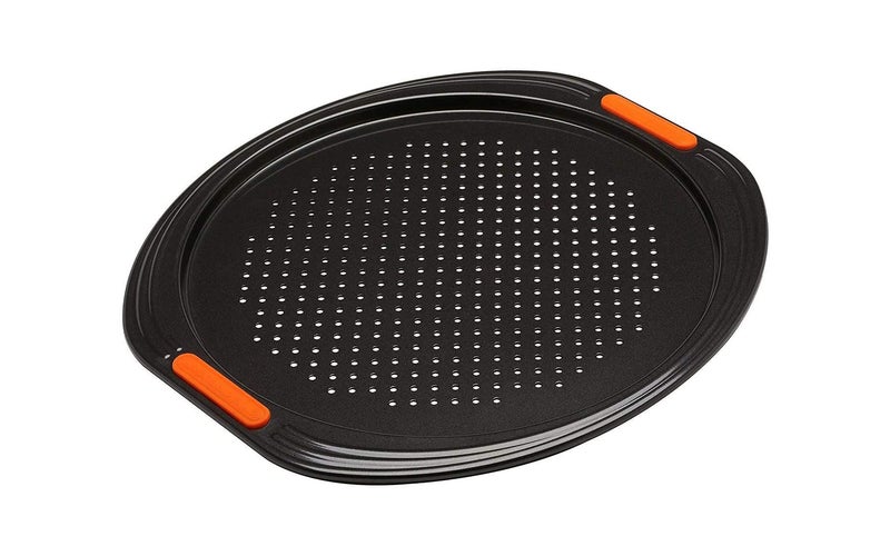 The Best Pizza Stone Option: Le Creuset Toughened Non/Stick Bakeware Pizza Pan