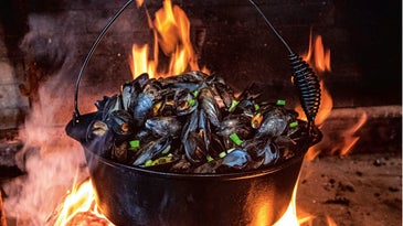 Bacon-Beer Mussels with Fire Toast