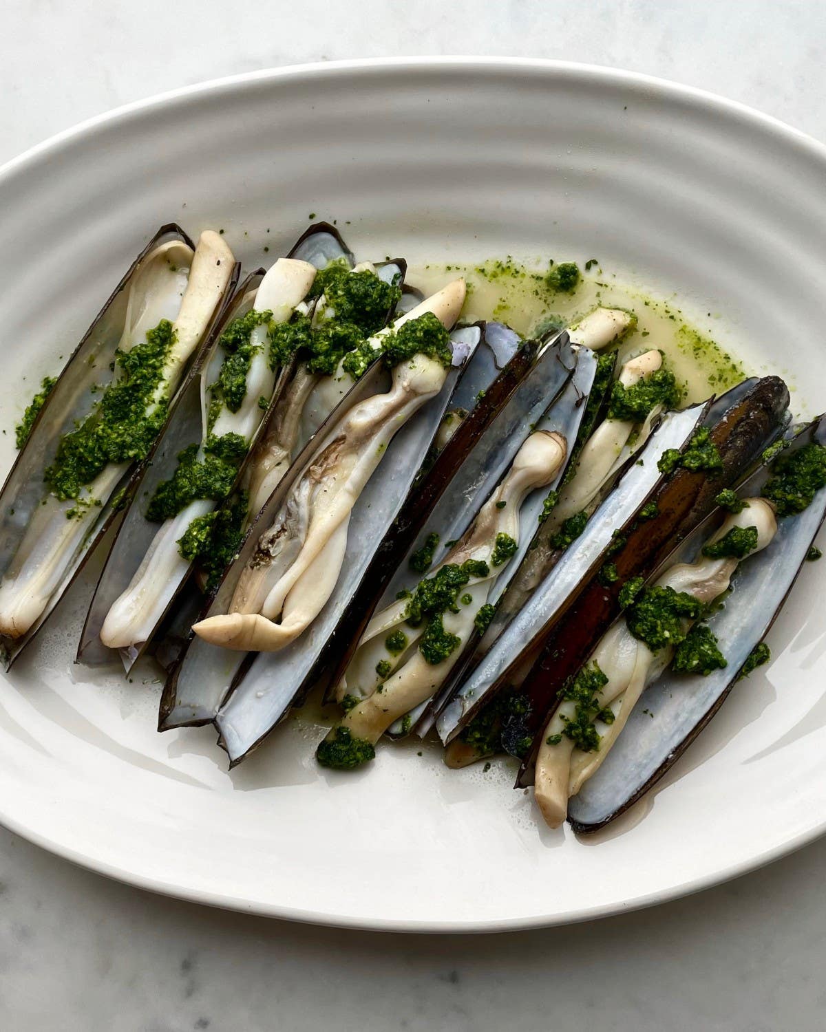 Couteaux en Persillade (Razor Clams in Parsley Sauce) Razor Clams in Parsley Sauce en Persillade