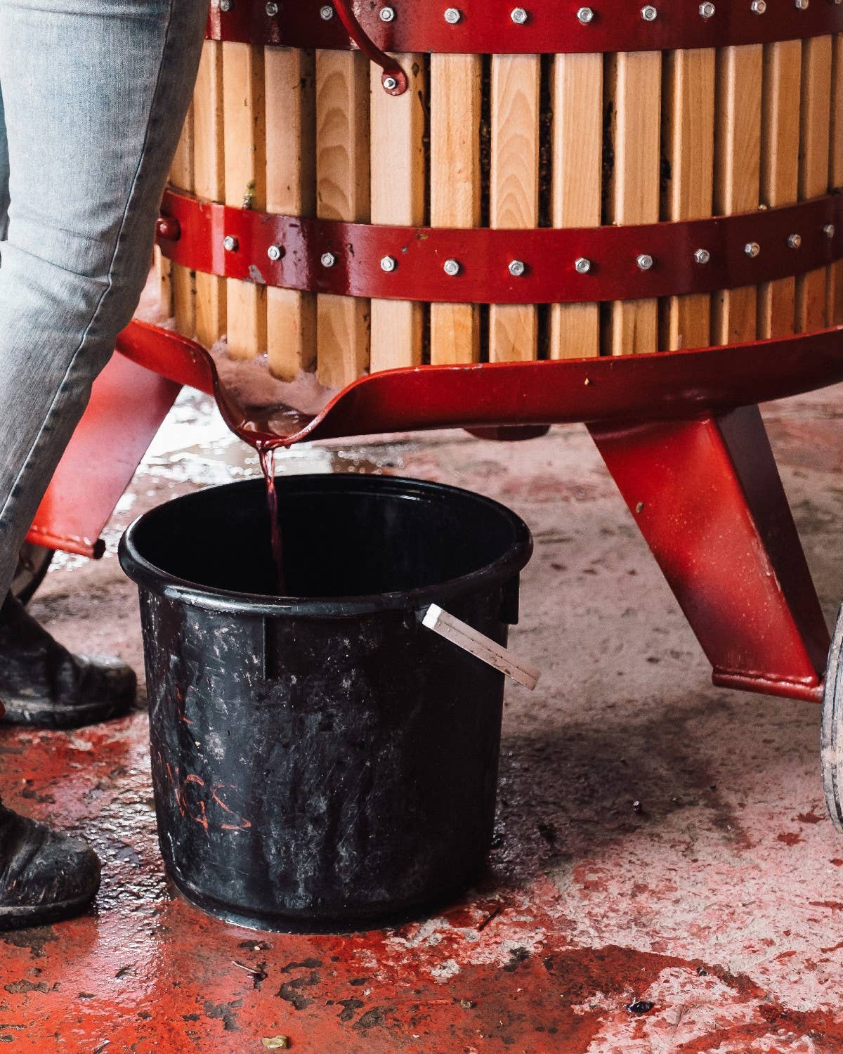 At This Australian Winery, Making Pét-Nat Is Not a Spectator Sport