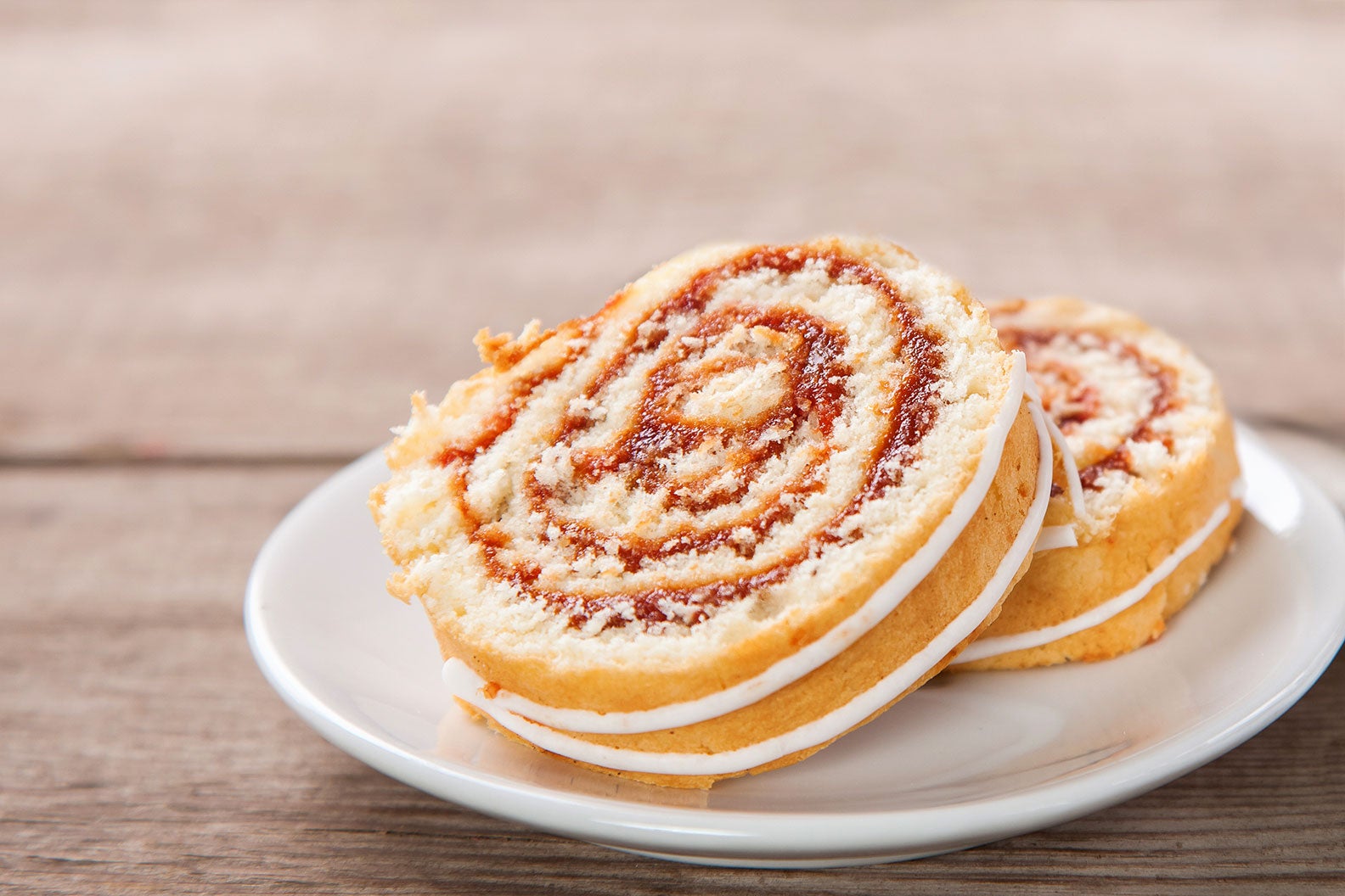 Jelly Roll Pan vs. Cookie Sheet: Is There a Difference?