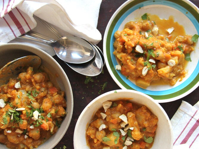 Pumpkin-Chickpea Curry for easy thanksgiving sides