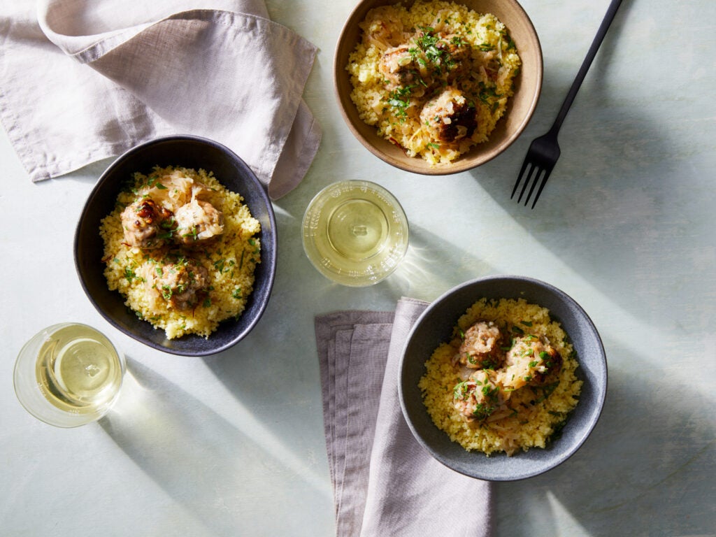 Meatball couscous with zibibbo raisins