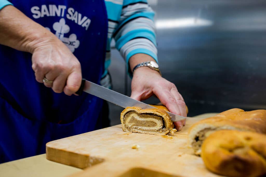 cutting into dessert roll