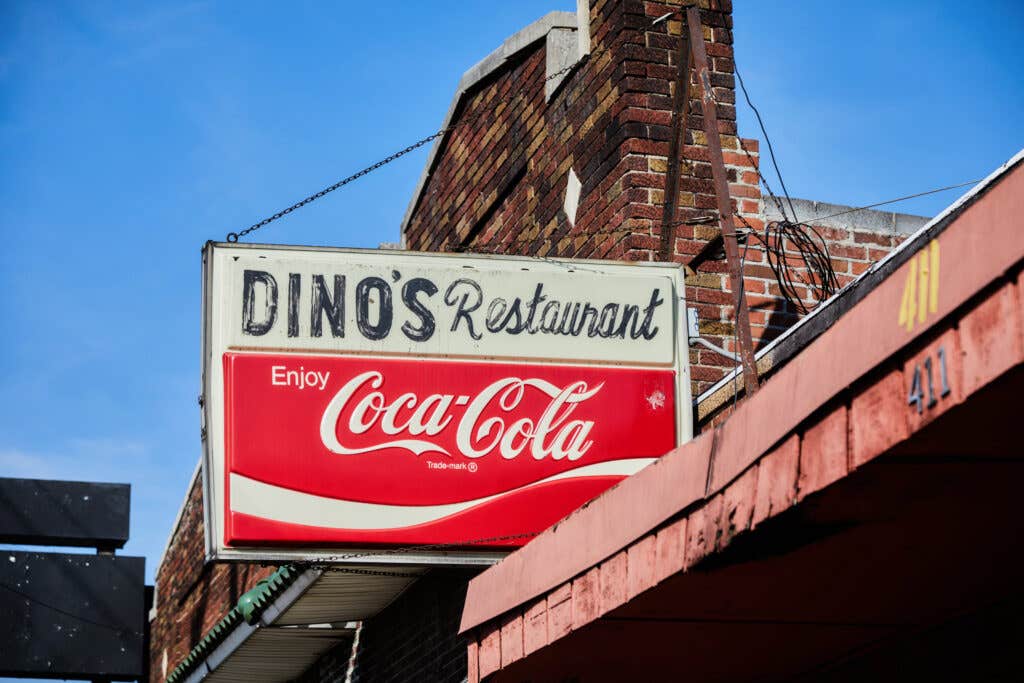 Dino's dive bar exterior