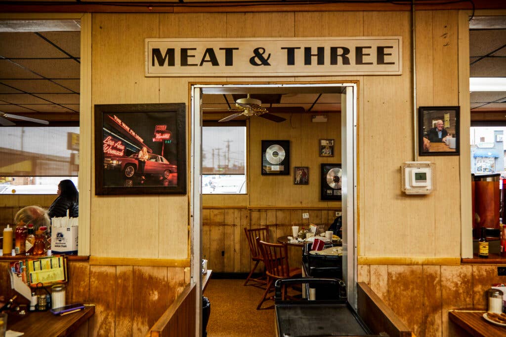 meat-and-three wendell smith's interior