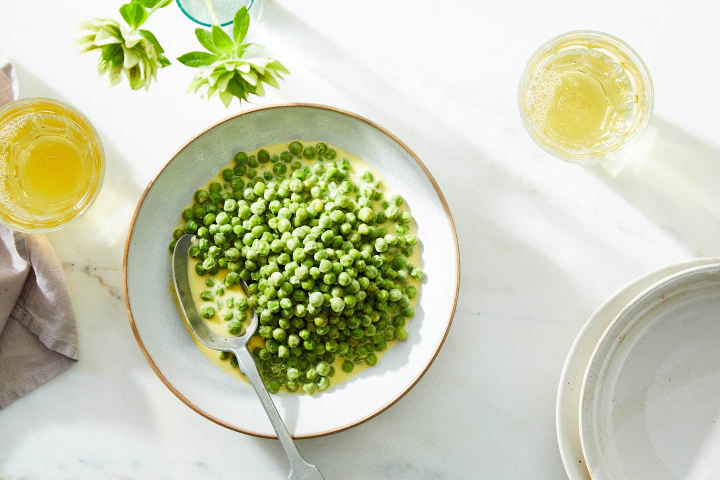 Braised Green Peas with Egg Yolk