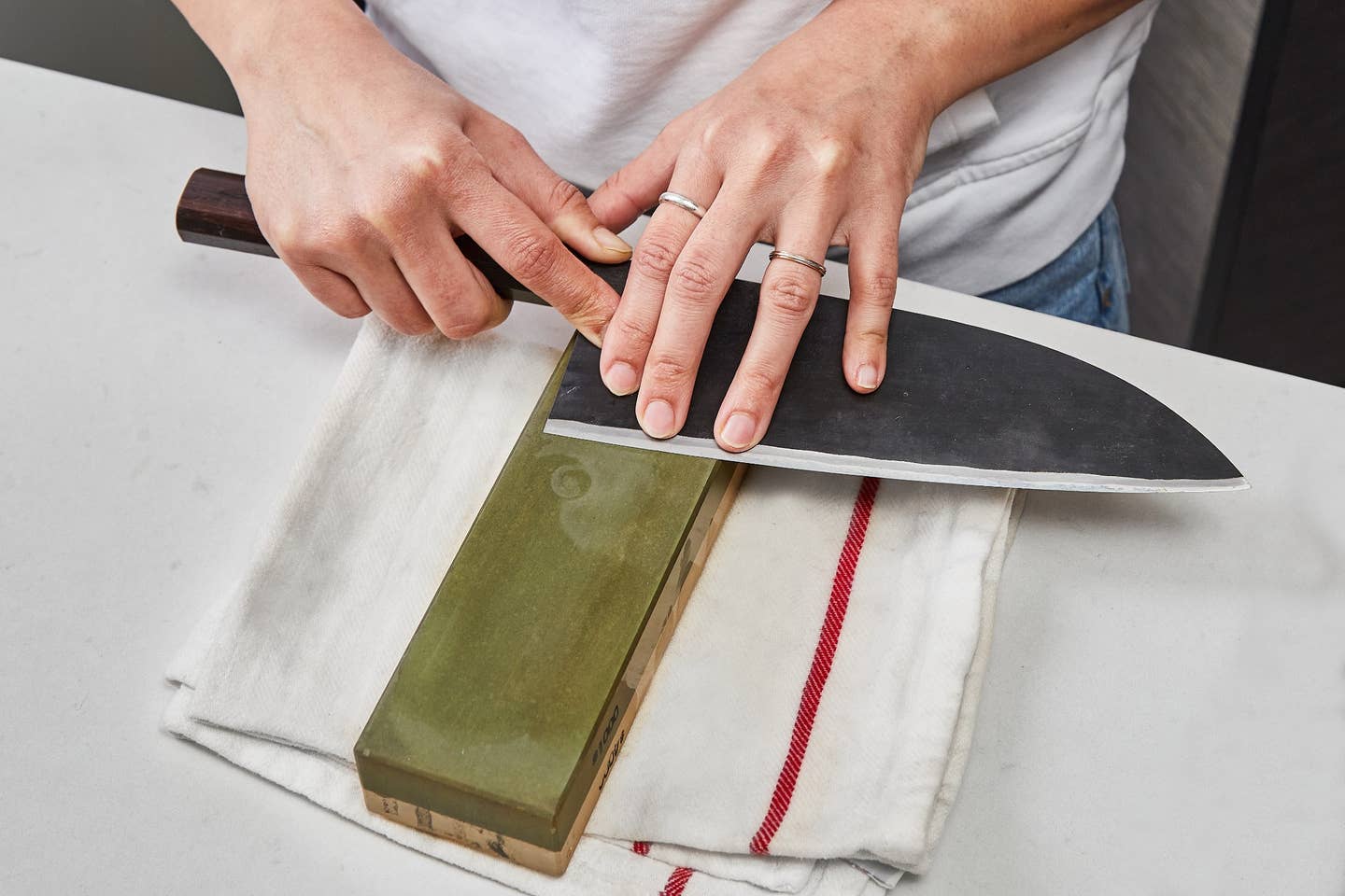 Razor-Sharp Knife Sharpening Method in 5 Minutes. 